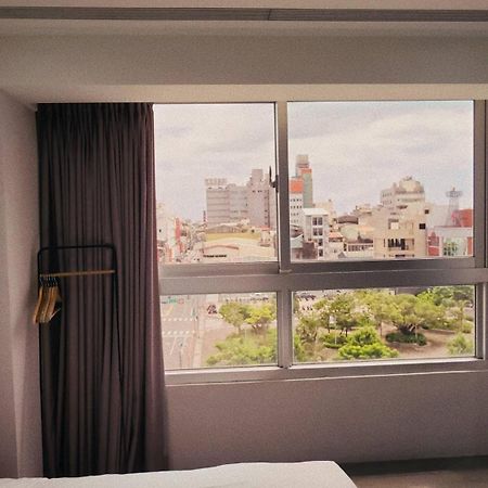 D D Hotel Tainan Esterno foto