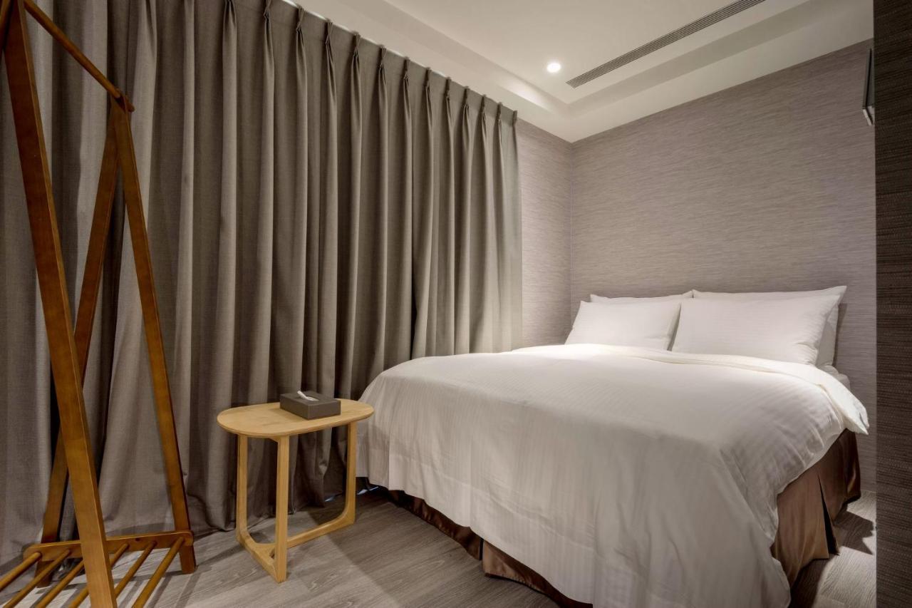 D D Hotel Tainan Esterno foto